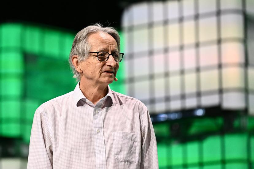 Why Geoffrey Hinton Says a CS Degree Still Matters in the Age of AI