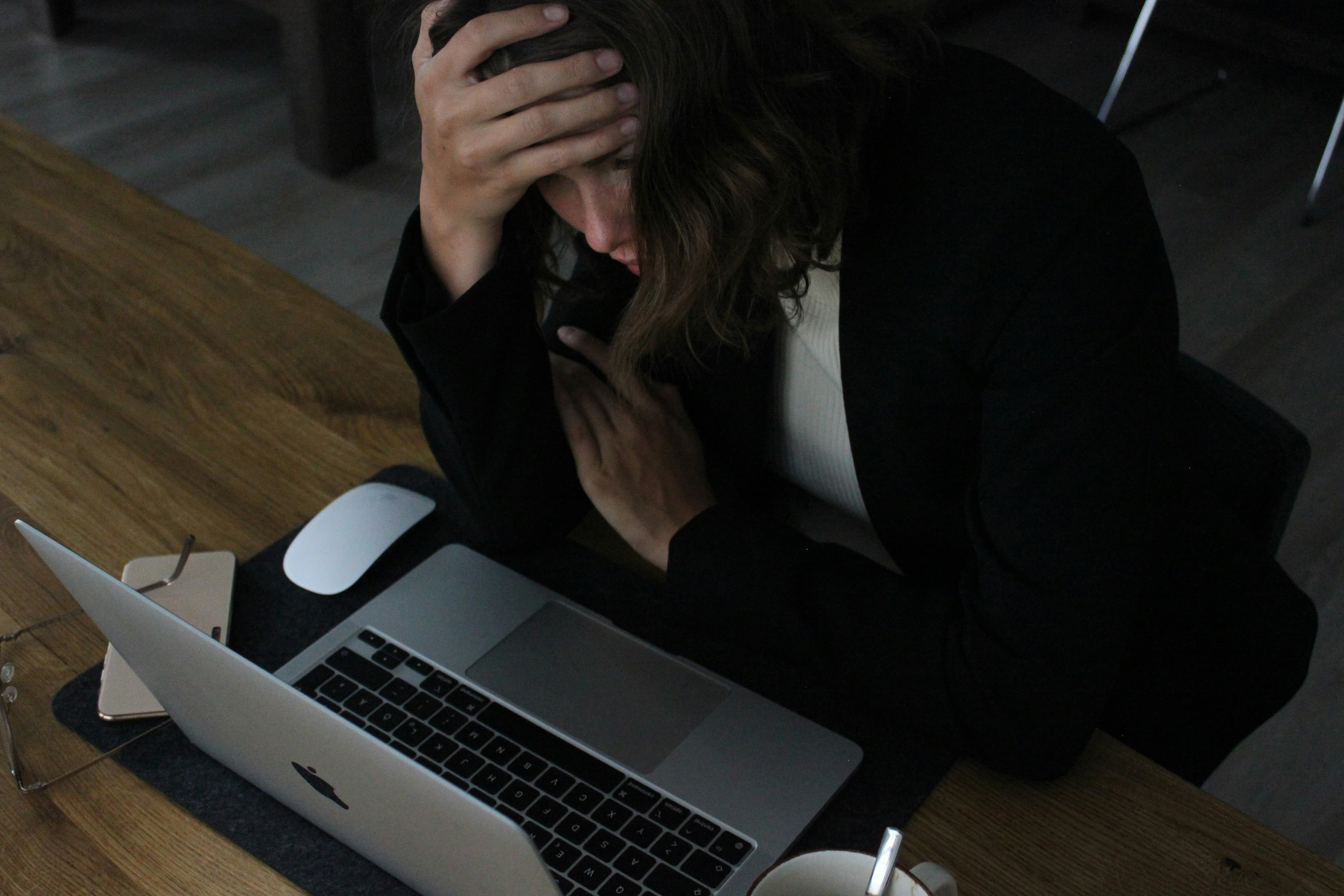 AI Has Workers Clinging to Dead-End Jobs